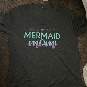 NEW MERMAID MOM GREY T SHIRT
